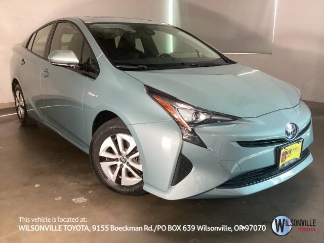 2016 Toyota Prius Three FWD photo