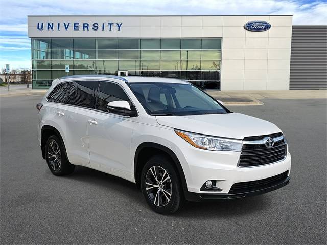 2016 Toyota Highlander XLE AWD photo