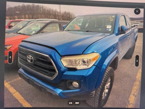2016 Toyota Tacoma SR5 4WD photo