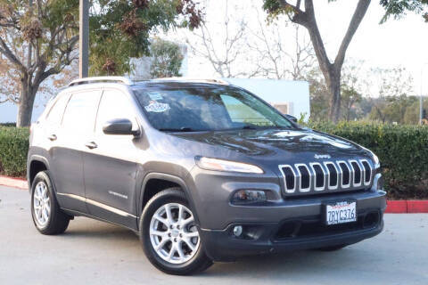 2016 Jeep Cherokee Latitude FWD photo