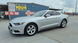 2016 Ford Mustang V6 RWD photo