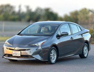 2016 Toyota Prius Four FWD photo