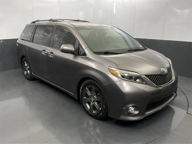 2016 Toyota Sienna SE FWD photo