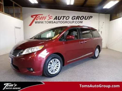 2016 Toyota Sienna XLE FWD photo