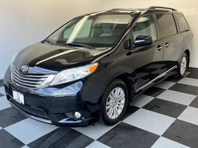 2016 Toyota Sienna XLE Premium FWD photo