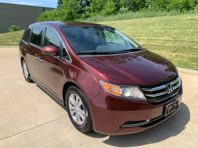 2016 Honda Odyssey SE FWD photo