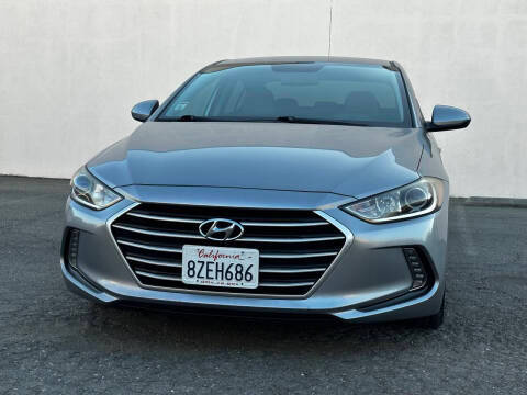 2017 Hyundai Elantra FWD photo