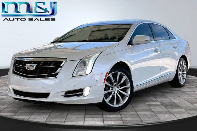 2016 Cadillac XTS Luxury Collection FWD photo