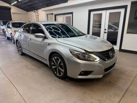 2016 Nissan Altima 2.5 SR FWD photo