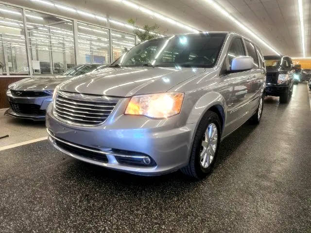 2015 Chrysler Town and Country Touring FWD photo