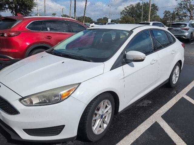 2016 Ford Focus SE FWD photo