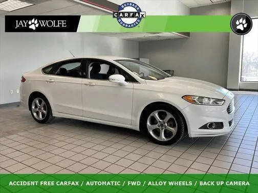 2016 Ford Fusion SE FWD photo