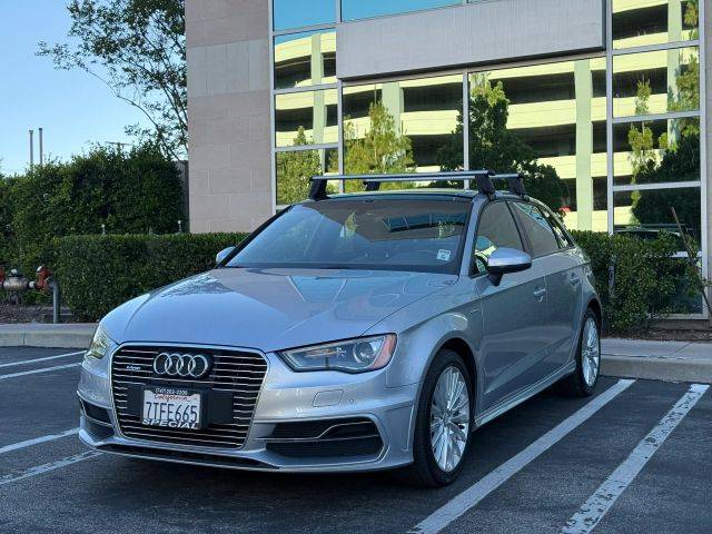 2016 Audi A3 e-tron Premium FWD photo