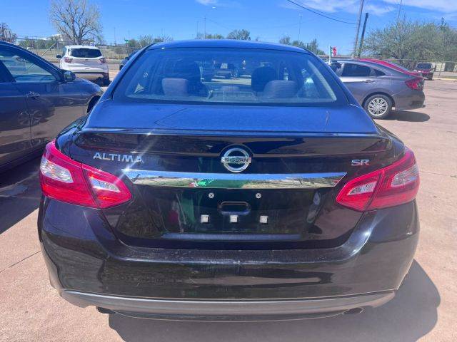2016 Nissan Altima 2.5 SR FWD photo