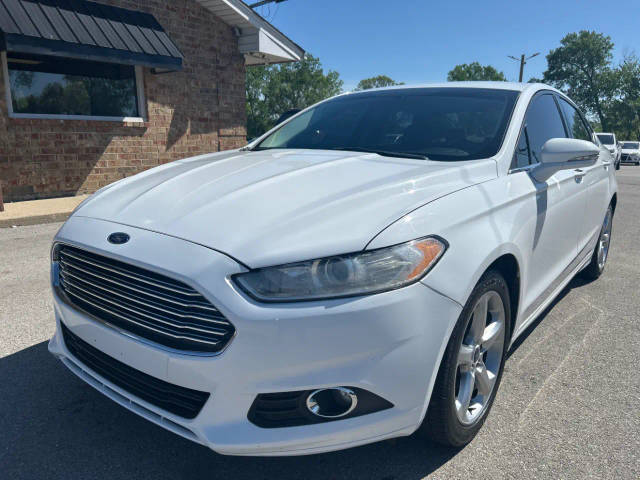 2015 Ford Fusion SE FWD photo