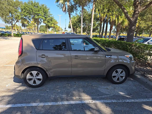 2016 Kia Soul Base FWD photo