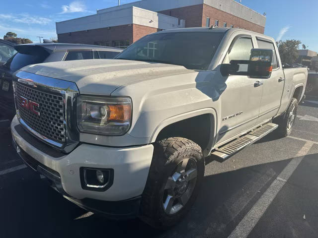 2016 GMC Sierra 2500HD Denali 4WD photo