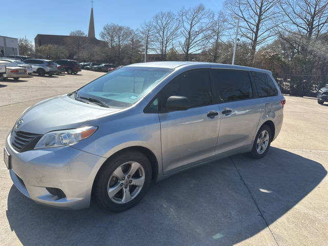2016 Toyota Sienna L FWD photo