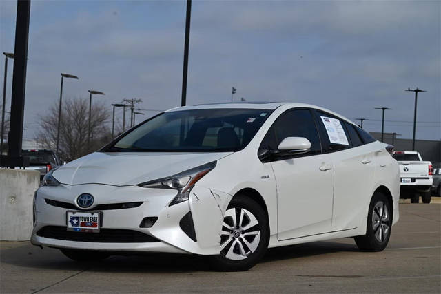 2016 Toyota Prius Four FWD photo