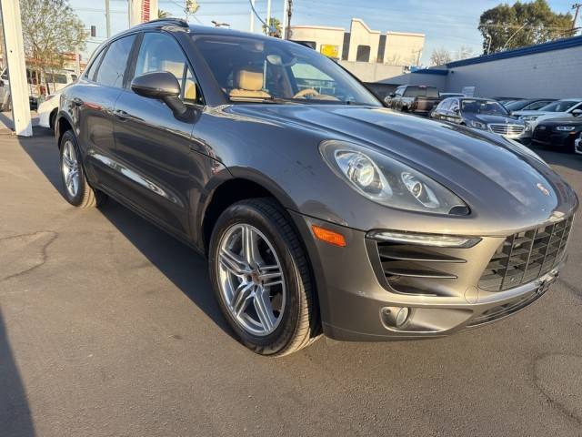 2015 Porsche Macan S AWD photo