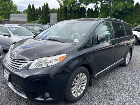 2016 Toyota Sienna XLE FWD photo