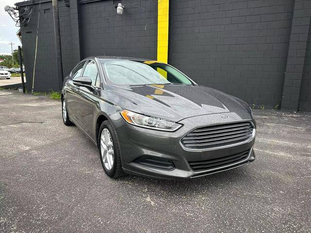 2016 Ford Fusion SE FWD photo