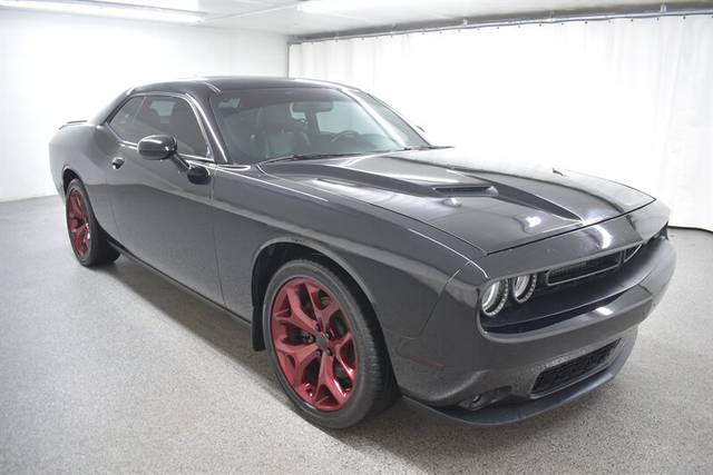 2016 Dodge Challenger SXT Plus RWD photo