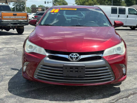 2016 Toyota Camry LE FWD photo