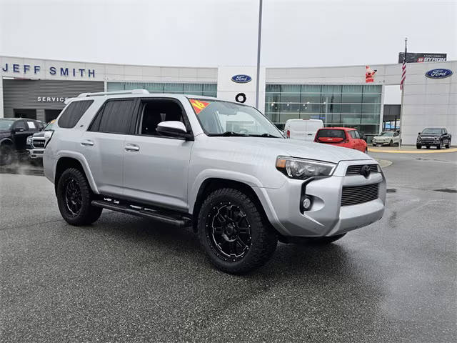 2016 Toyota 4Runner SR5 RWD photo