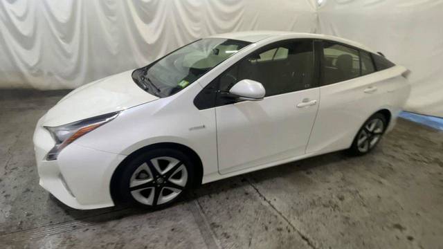 2016 Toyota Prius Three Touring FWD photo