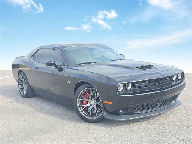 2016 Dodge Challenger SRT 392 RWD photo