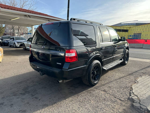 2015 Ford Expedition XLT 4WD photo