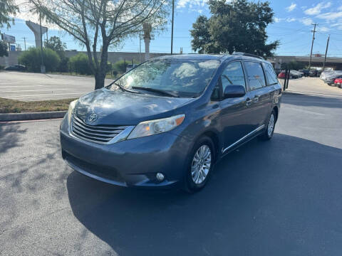 2016 Toyota Sienna XLE Premium FWD photo