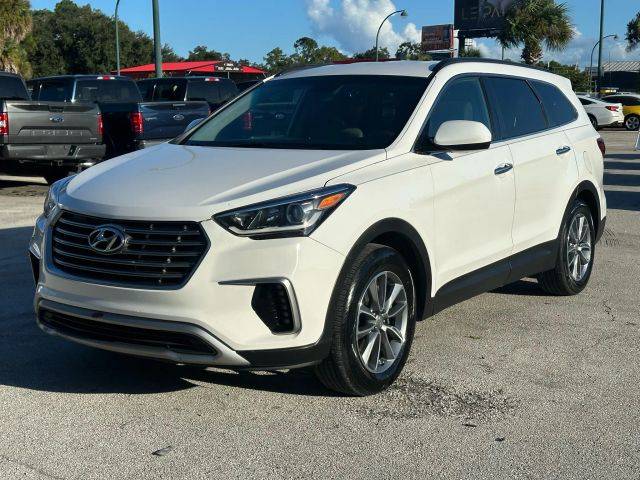 2017 Hyundai Santa Fe SE FWD photo