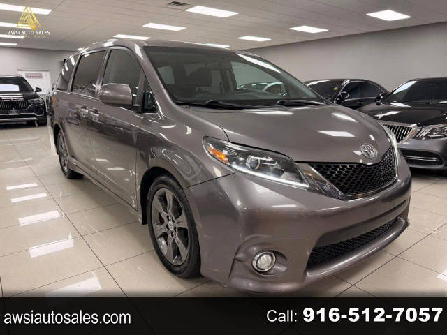 2016 Toyota Sienna SE FWD photo