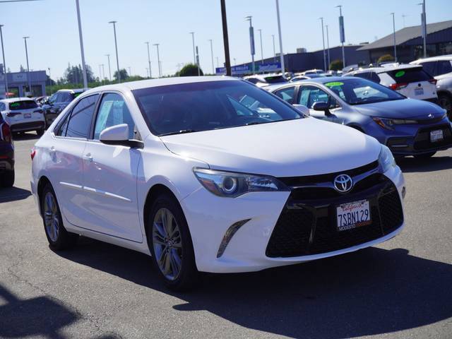 2016 Toyota Camry SE FWD photo