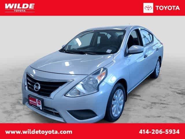2016 Nissan Versa S Plus FWD photo