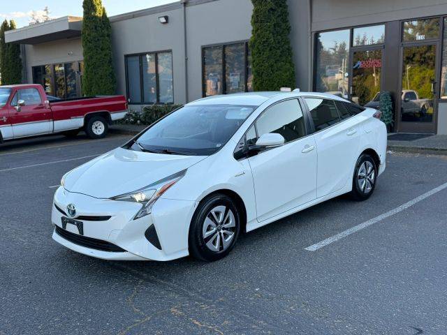 2016 Toyota Prius Three FWD photo