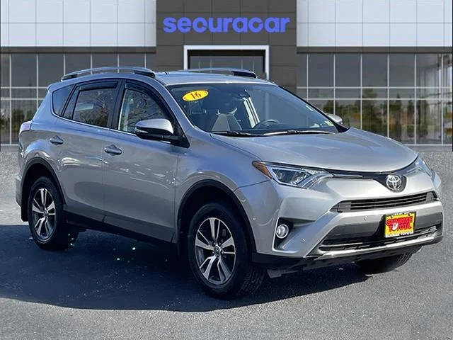 2016 Toyota RAV4 XLE AWD photo
