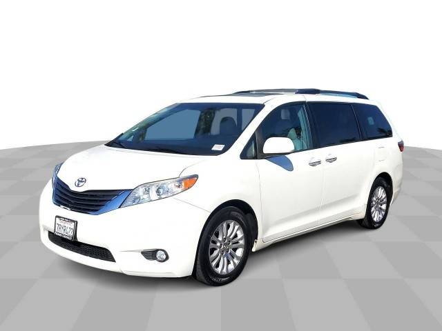 2016 Toyota Sienna XLE Premium FWD photo