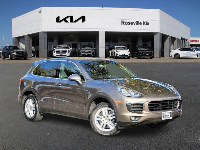 2016 Porsche Cayenne  AWD photo