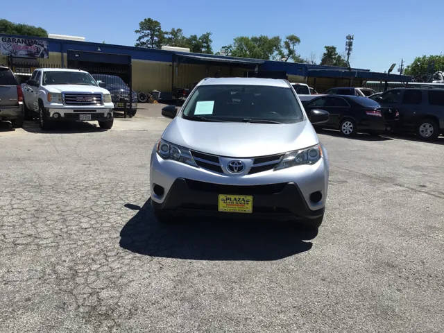 2015 Toyota RAV4 LE FWD photo