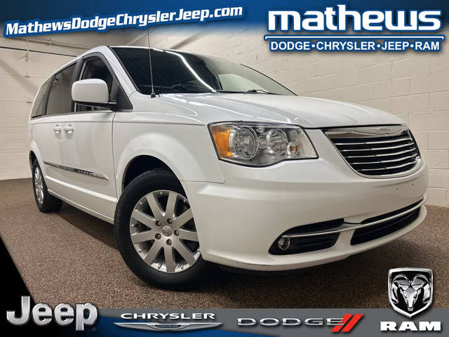 2015 Chrysler Town and Country Touring FWD photo