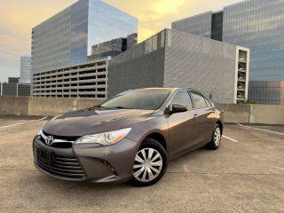 2016 Toyota Camry LE FWD photo