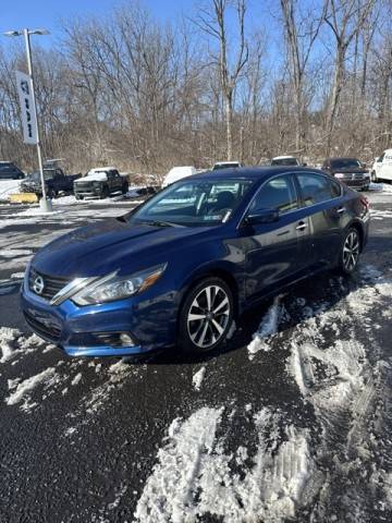 2016 Nissan Altima 2.5 SR FWD photo