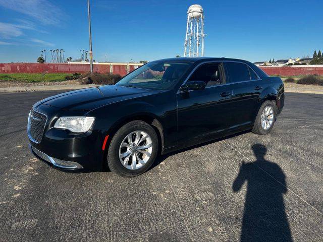 2015 Chrysler 300 Limited RWD photo