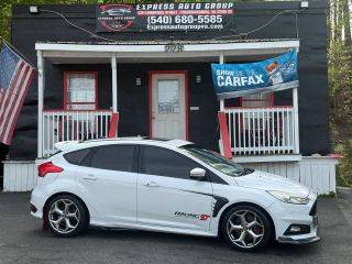 2016 Ford Focus ST FWD photo