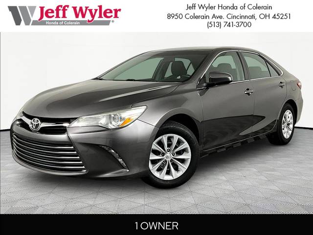 2016 Toyota Camry LE FWD photo