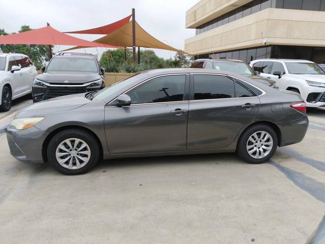 2016 Toyota Camry LE FWD photo