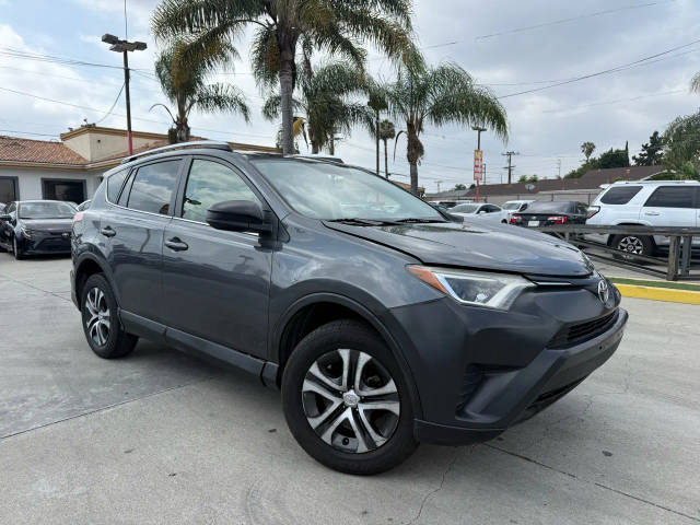 2016 Toyota RAV4 LE FWD photo